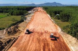 Đến 31/12, Quảng Ngãi sẽ hoàn thành giải phóng mặt bằng dự án cao tốc Quảng Ngãi-Hoài Nhơn