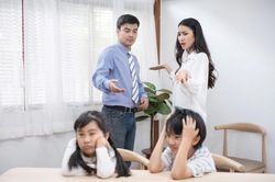 5 điều cha mẹ nên làm khi trẻ không vâng lời