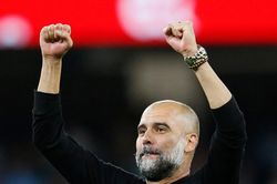 HLV Pep Guardiola phẫu thuật khẩn cấp