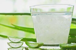 Lợi ích của việc uống nước ép nha đam khi bụng đói