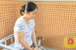 Khởi tố chủ quán giải khát chứa mại dâm
