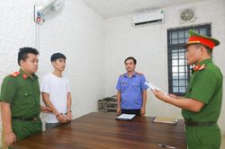 Phê chuẩn khởi tố đối tượng đầu độc bò, hủy hoại tài sản của 'bạn gái' vì ghen