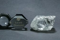 Phát hiện viên kim cương trắng 692,3 carat tại Botswana
