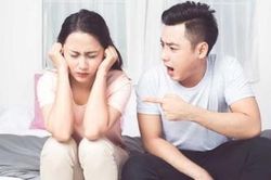 Chồng nổi giận khi phát hiện tôi uống thuốc tránh thai
