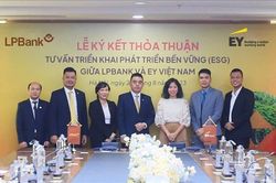 LPBank hợp tác với EY Việt Nam xây dựng lộ trình phát triển bền vững