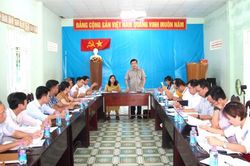 Kiểm tra công tác giảm nghèo tại thị trấn Khánh Vĩnh