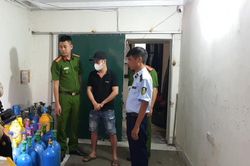 Phát hiện địa điểm kinh doanh khí cười nằm sâu trong ngõ nhỏ