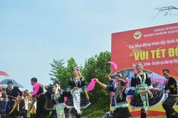 Vui Tết độc lập tại 'Ngôi nhà chung'