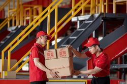 J&T Express tạo cơ hội kinh doanh đa dạng cho cộng đồng qua việc mở rộng điểm thu gom