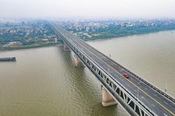 Phương tiện lưu ý: Cấm toàn bộ xe lưu thông trên tầng 2 cầu Thăng Long trong ba đêm