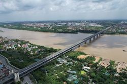 Hà Nội: Cấm các phương tiện lưu thông trên tầng 2 cầu Thăng Long trong 3 đêm để kiểm định