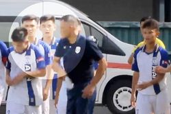 HLV U15 SLNA đánh học trò: Đồng cảm, chứ không đồng tình
