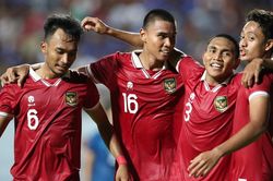 U23 Indonesia gây sốt khi ghi bàn từ ném biên vào lưới Thái Lan