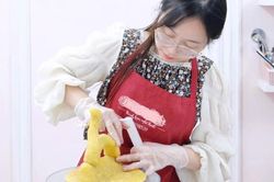 9X làm bánh trung thu 3D độc lạ như khắc gỗ gây sốt thị trường