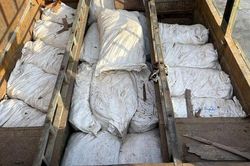 Lô hàng bí mật dưới thùng rơ moóc trị giá khoảng 10 tỷ đồng bị bắt tại Nghệ An