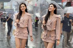 Đỗ Thị Hà diện váy ngắn khoe chân dài 1m11 trên đường phố Hàn Quốc