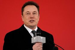 Cổ phiếu Tesla tăng mạnh giúp Elon Musk có hơn 11 tỷ USD chỉ sau một đêm
