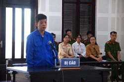 Lái xe chở rác cán nữ sinh tử vong, tài xế lĩnh án 20 năm tù