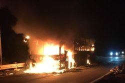 Cháy xe khách 45 chỗ tại đèo Khánh Lê