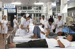 Sốt xuất huyết tăng cao ở cả 3 miền, những điều cần lưu ý khi theo dõi và chăm sóc người bệnh