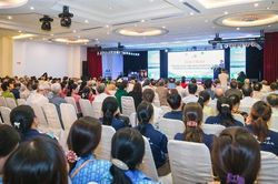 Xây dựng chế độ dinh dưỡng cân bằng và đủ chất ở người cao tuổi