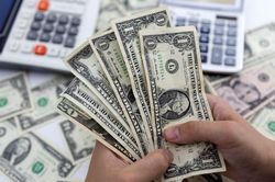 Tỷ giá 25/8: Euro và bảng Anh giảm mạnh, đồng USD tăng rất nhẹ