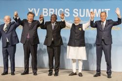 BRICS kết nạp thành viên: Mỹ hạ thấp tầm quan trọng, Argentina bày tỏ vinh dự, Nga bật mí về tên gọi mới