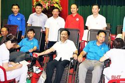 Ngày hội hiến máu ở Hương Khê thu về 297 đơn vị máu