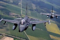 Lầu Năm Góc ra điều kiện về chuyển giao F-16 cho Ukraine