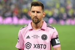 Giá vé xem Messi thi đấu tăng gấp 10 lần