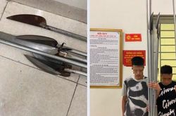Khống chế nhóm thanh niên mang hung khí đi trên phố