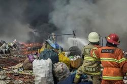 Indonesia ban bố tình trạng khẩn cấp vì cháy rác