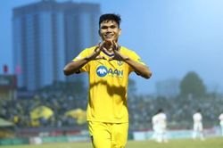'Người hùng Thường Châu' viết tâm thư chia tay SLNA đầy cảm xúc, fan xứ Nghệ tiếc nuối