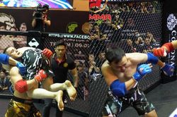 Truyền nhân Vịnh Xuân áp dụng thể thủ kỳ lạ trước cao thủ Trung Á tại sàn MMA Việt Nam và cái kết bất ngờ