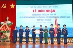 Thượng tướng Nguyễn Tân Cương dự lễ đón nhận Huân chương Chiến công hạng Nhì của Cảnh sát biển Việt Nam