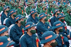Bộ Quốc phòng: Cần sửa đổi quy định tiêu chuẩn nhập ngũ với công dân cận thị