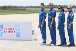 Tàu vũ trụ của SpaceX đưa phi hành đoàn thứ 7 lên ISS