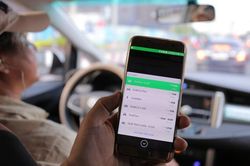 Lái xe công nghệ gặp khó về quyền lợi