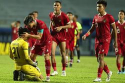 Thủ môn U23 Indonesia xin lỗi vì đá hỏng luân lưu khiến đội nhà mất chức vô địch vào tay Việt Nam