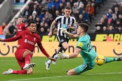 Newcastle - Liverpool làm nóng sân cỏ nước Anh