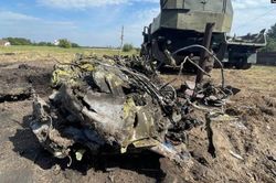 Phi công Ukraine chuẩn bị lái F-16 thiệt mạng trong vụ 2 máy bay va chạm trên không trung