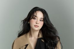 Mẫu ảnh Việt làm xôn xao báo Thái với danh xưng 'ngọc nữ lookbook không tuổi'