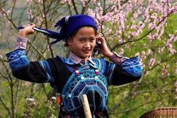 Thiếu nữ Hà Nhì bước qua hủ tục 'ngủ gác chuồng trâu'
