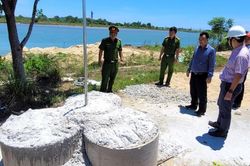 Độc lạ thành phố Quảng Ngãi: Ụ bê tông ngăn 'cát tặc' bị… làm giả