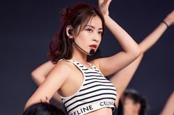 Chi Pu khoe eo thon chiếm trọn spotlight tổng duyệt Miss Grand Vietnam 2023