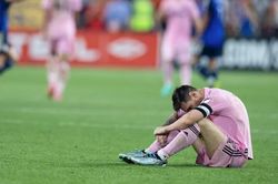 Inter Miami đang thăng hoa bỗng đón tin dữ về Messi