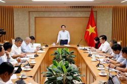 Phó Thủ tướng Lê Minh Khái chỉ đạo cấp bách phân bổ vốn phòng chống sạt lở
