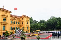 Thủ tướng Phạm Minh Chính chủ trì Lễ đón Thủ tướng nước Cộng hòa Singapore Lý Hiển Long