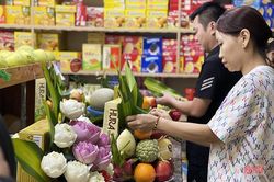 Xuyên đêm kết mâm ngũ quả lễ rằm tháng Bảy