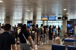 Sân bay Tân Sơn Nhất khai thác 740 chuyến trong ngày cao điểm Lễ 2/9